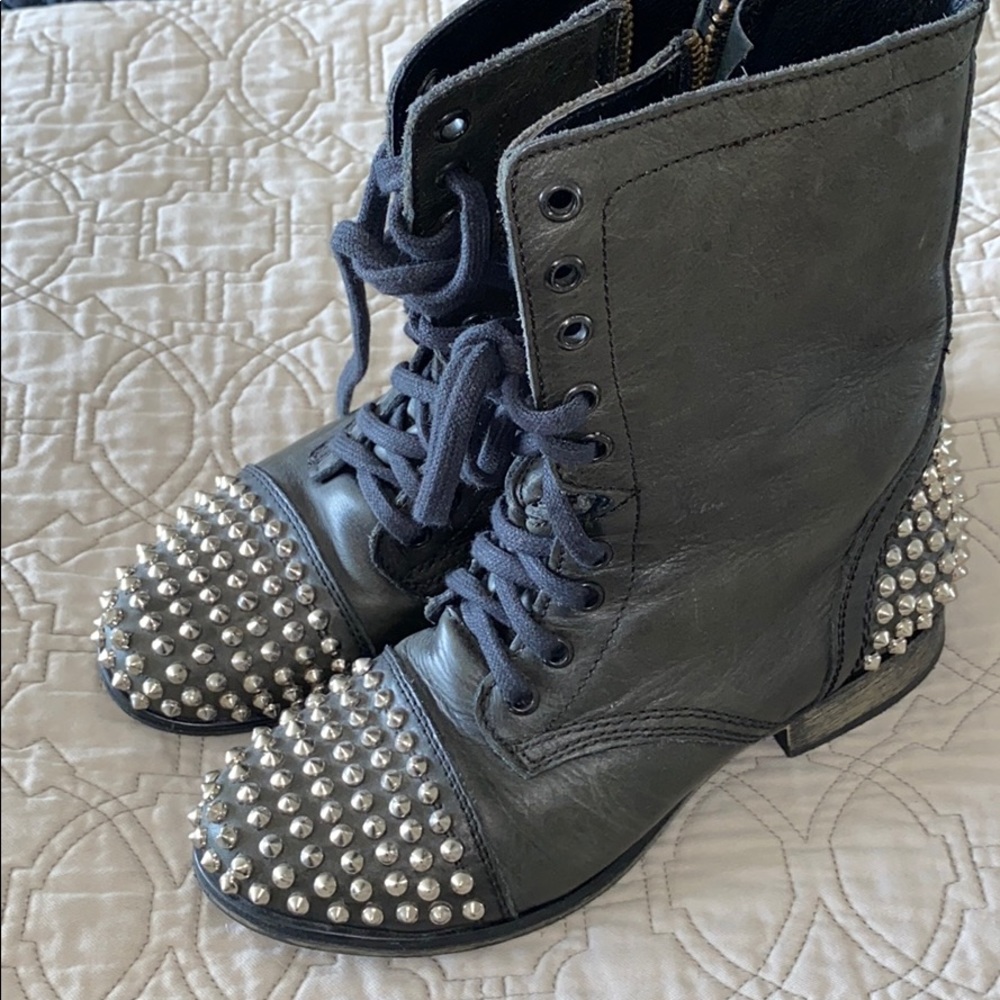 combat boots